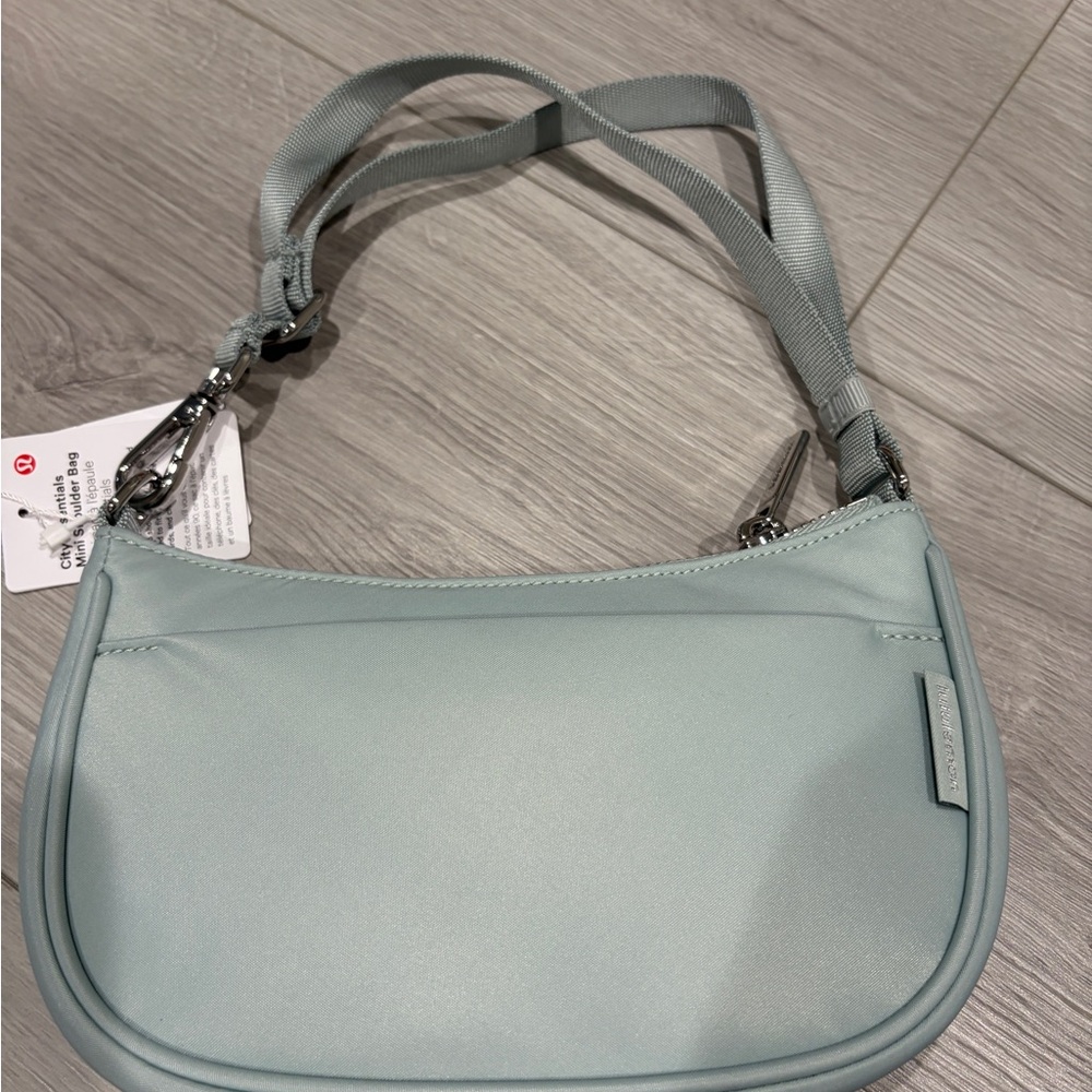 lululemon city essential mini bag - Picture 3 of 4